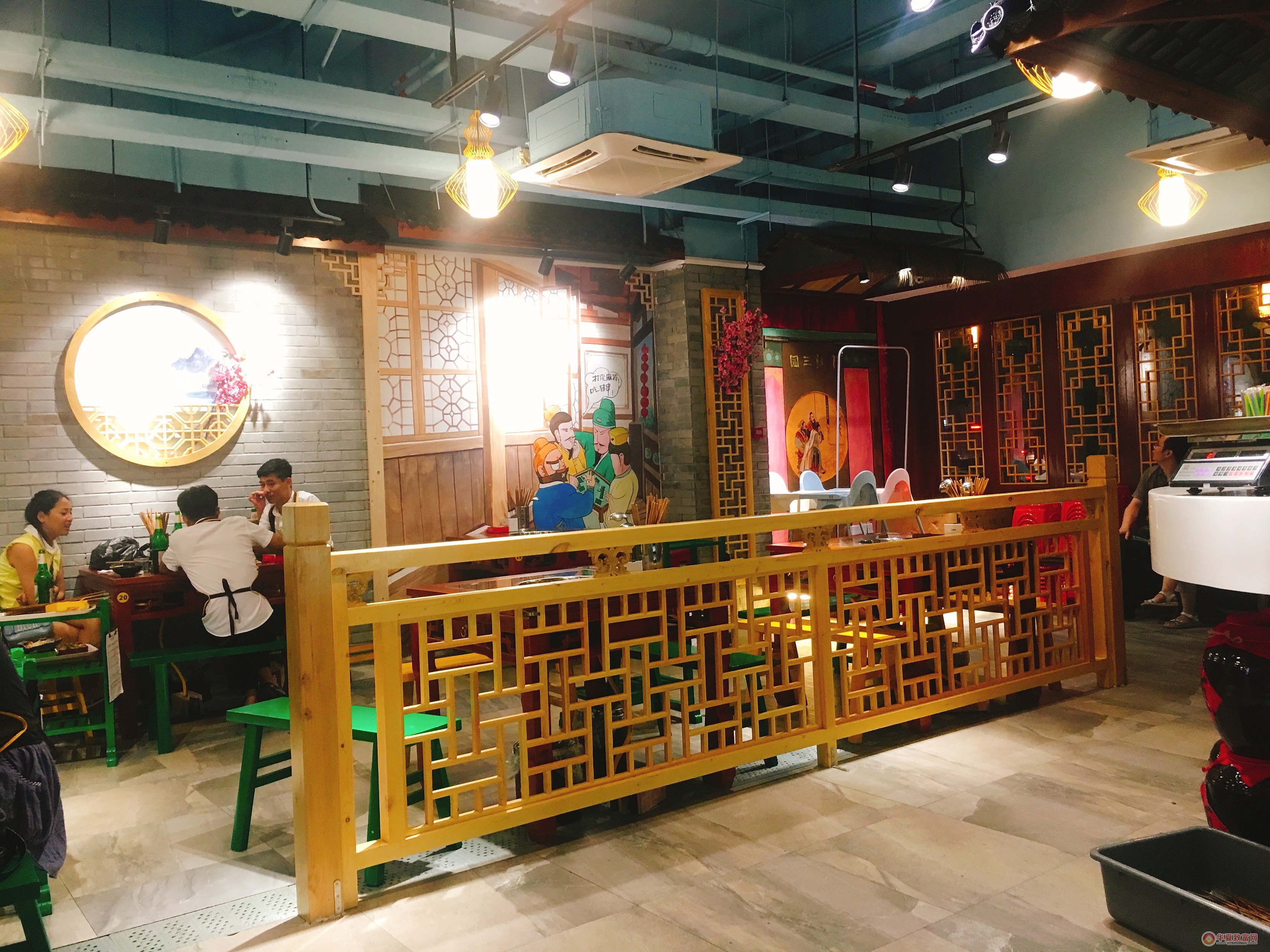 辣三国串串火锅加盟